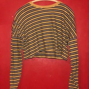 Cropped long sleeve tshirt